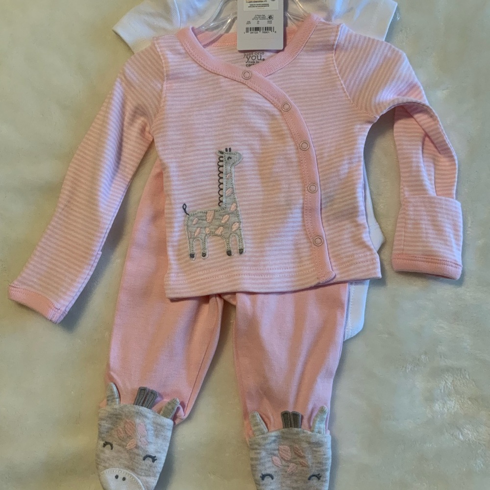 Carter’s newborn 3piece NWT